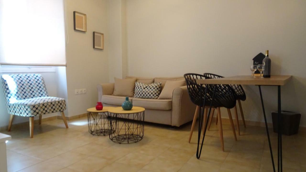 Elegant And Comfortable Apartment In The City Center Ermoupoli Exterior photo