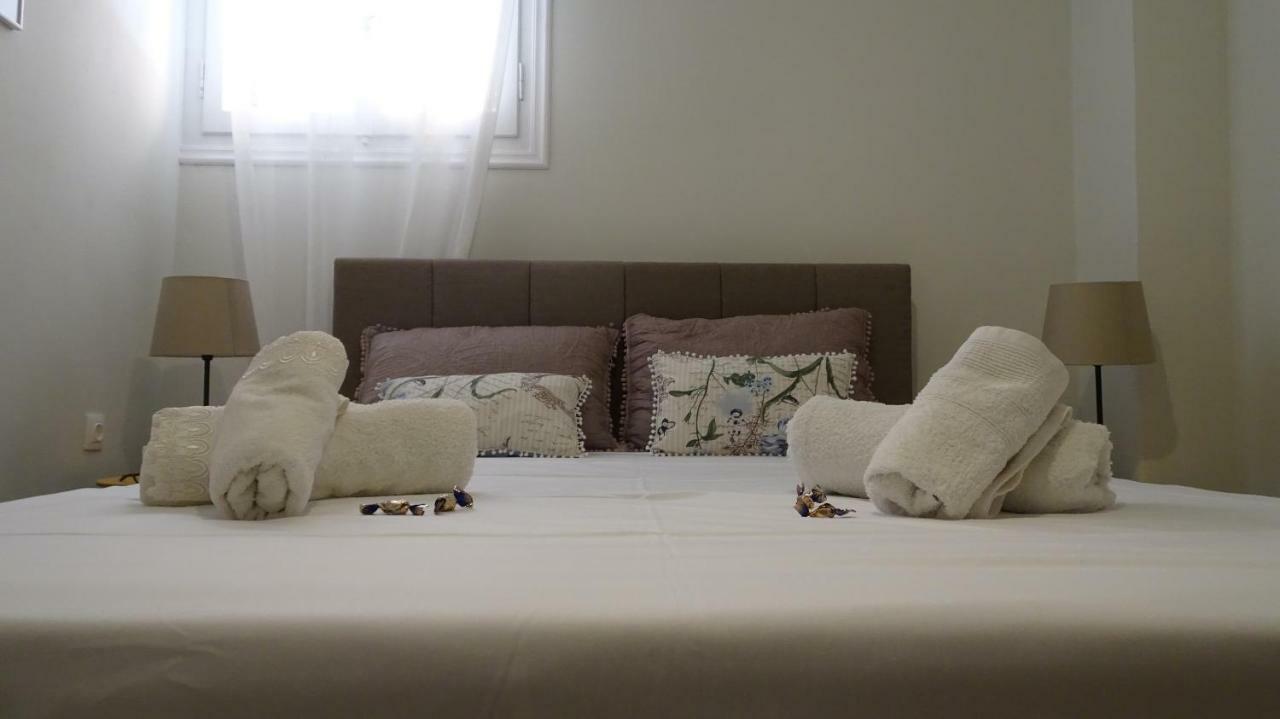 Elegant And Comfortable Apartment In The City Center Ermoupoli Exterior photo