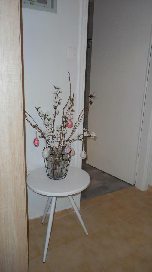 Elegant And Comfortable Apartment In The City Center Ermoupoli Exterior photo